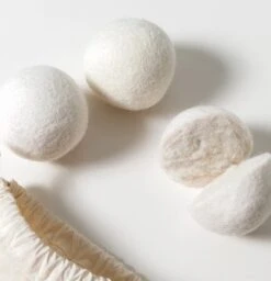 Geniet Van Gemak® | Herbruikbare Wollen Drogerballen | Wasbollen | Schaapswol | Duurzame En Energiebesparende Wasballen | 6 XL Drogerballen -Levensrandproducten 1159x1200