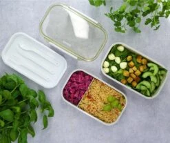 Homra Lunchbox STAQS Grey - Bento Box - 2 Laags Broodtrommel - 3 Compartimenten - Grijs - Lunch To Go - Duurzaam Kunststof - BPA Vrij - 3 Vaks Lunchtrommel Voor Volwassenen - Inclusief Bestek - Magnetron, Diepvries, Vaatwasser Bestendig - Vers Houden 20 Homra Lunchbox STAQS Grey - Bento Box - 2 Laags Broodtrommel - 3 Compartimenten - Grijs - Lunch To Go - Duurzaam Kunststof - BPA Vrij - 3 Vaks Lunchtrommel Voor Volwassenen - Inclusief Bestek - Magnetron, Diepvries, Vaatwasser Bestendig - Vers Houden -Levensrandproducten 1200x1008 6