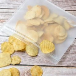 Merkloos Siliconen Vershoudzakken - 10 Stuks - Diepvrieszakken - Lekvrij - Boterhamzak Herbruikbaar - Bewaarzakjes - Duurzaam - Hersluitbaar -Levensrandproducten 1200x1200 1565