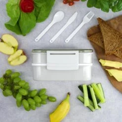 Homra Lunchbox STAQS Grey - Bento Box - 2 Laags Broodtrommel - 3 Compartimenten - Grijs - Lunch To Go - Duurzaam Kunststof - BPA Vrij - 3 Vaks Lunchtrommel Voor Volwassenen - Inclusief Bestek - Magnetron, Diepvries, Vaatwasser Bestendig - Vers Houden 33 Homra Lunchbox STAQS Grey - Bento Box - 2 Laags Broodtrommel - 3 Compartimenten - Grijs - Lunch To Go - Duurzaam Kunststof - BPA Vrij - 3 Vaks Lunchtrommel Voor Volwassenen - Inclusief Bestek - Magnetron, Diepvries, Vaatwasser Bestendig - Vers Houden -Levensrandproducten 1200x1200 1638