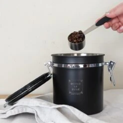 House Of Husk Koffieblik Met CO² Ventilatie - Bewaarblik - Voorraadbussen - Voorraadblik - RVS - Zwart - 1.5 Liter -Levensrandproducten 1200x1200 1695