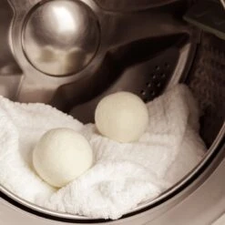 FAVE Drogerballen XL - 6 Stuks - Inclusief 2x Lavendelolie & Opbergzakje - Wasbol - Wasballen - Doseerbol - Droogballen - Duurzaam -Levensrandproducten 1200x1200 492